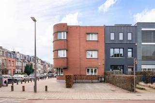 Le mobilier peut être repris...