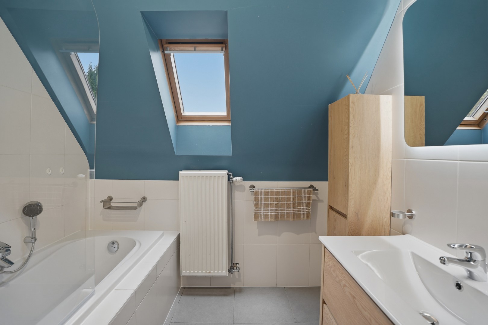 Instapklare rijwoning met garage op toplocatie in hartje Sint-Michiels - foto 5