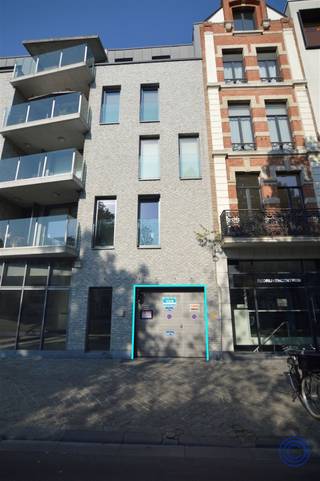 Pitch informationLocated on level -2 parking lot No. 51.Covered car pitch with electric gate! Located on Falcon Square on level -2 car parking n. 51...