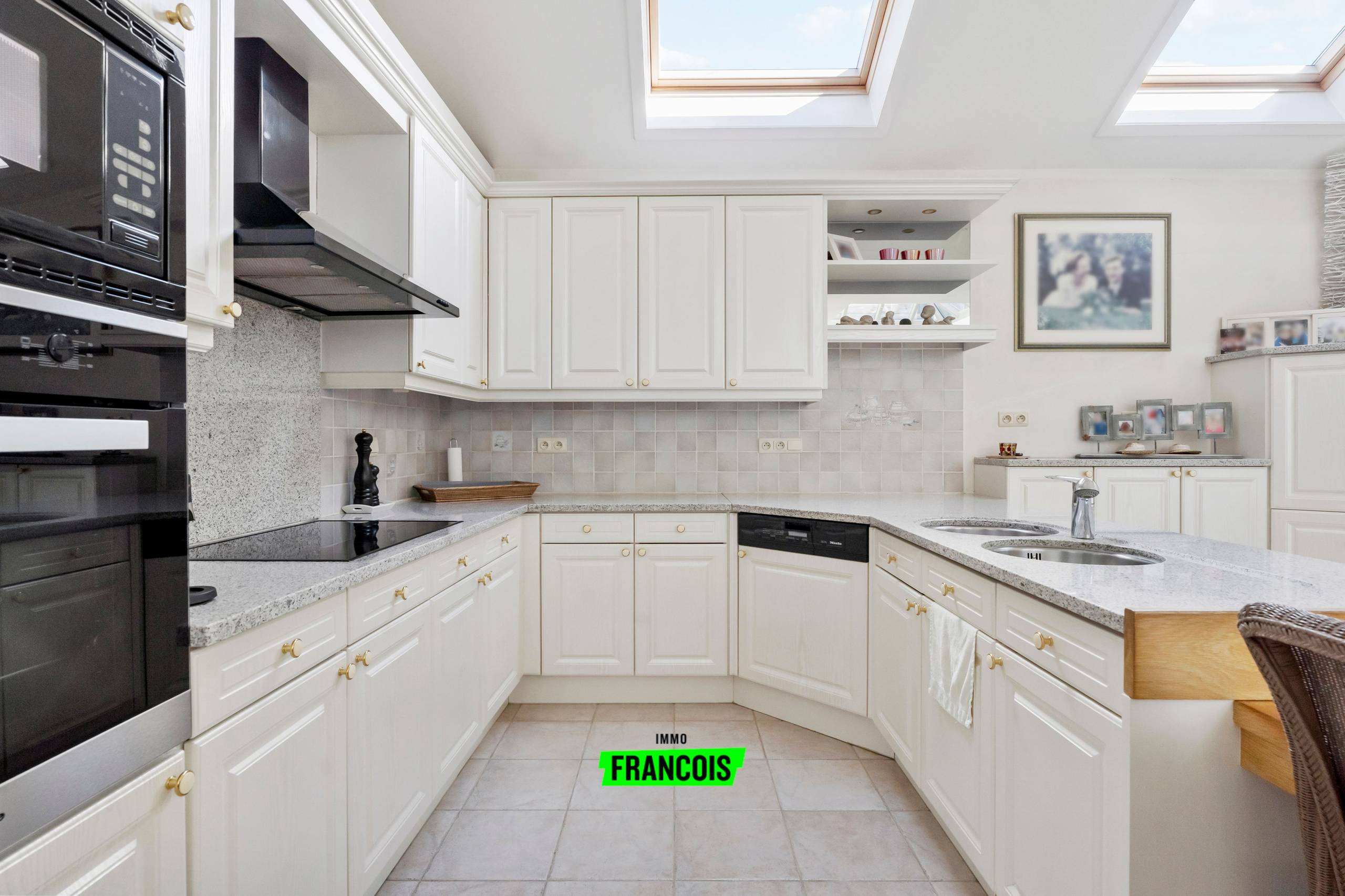 Ruim appartement met stadsterras op toplocatie in Diksmuide te koop - foto 4