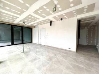 Handelsruimte op toplocatie langs de Gentseweg te DesselgemDeze handelsruimte geniet van een uitstekende zichtbaarheid en ligt op een absolute...