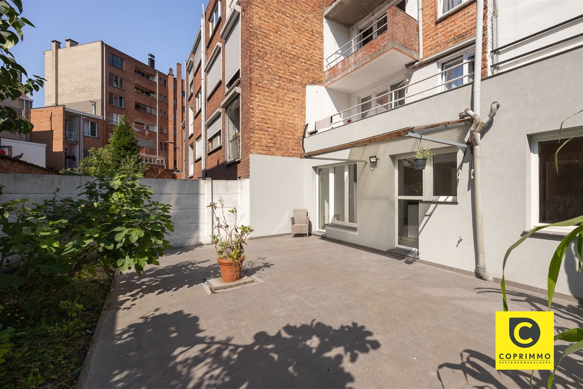 Instapklaar 3slpk appartement met tuin en garagebox ! - foto 4