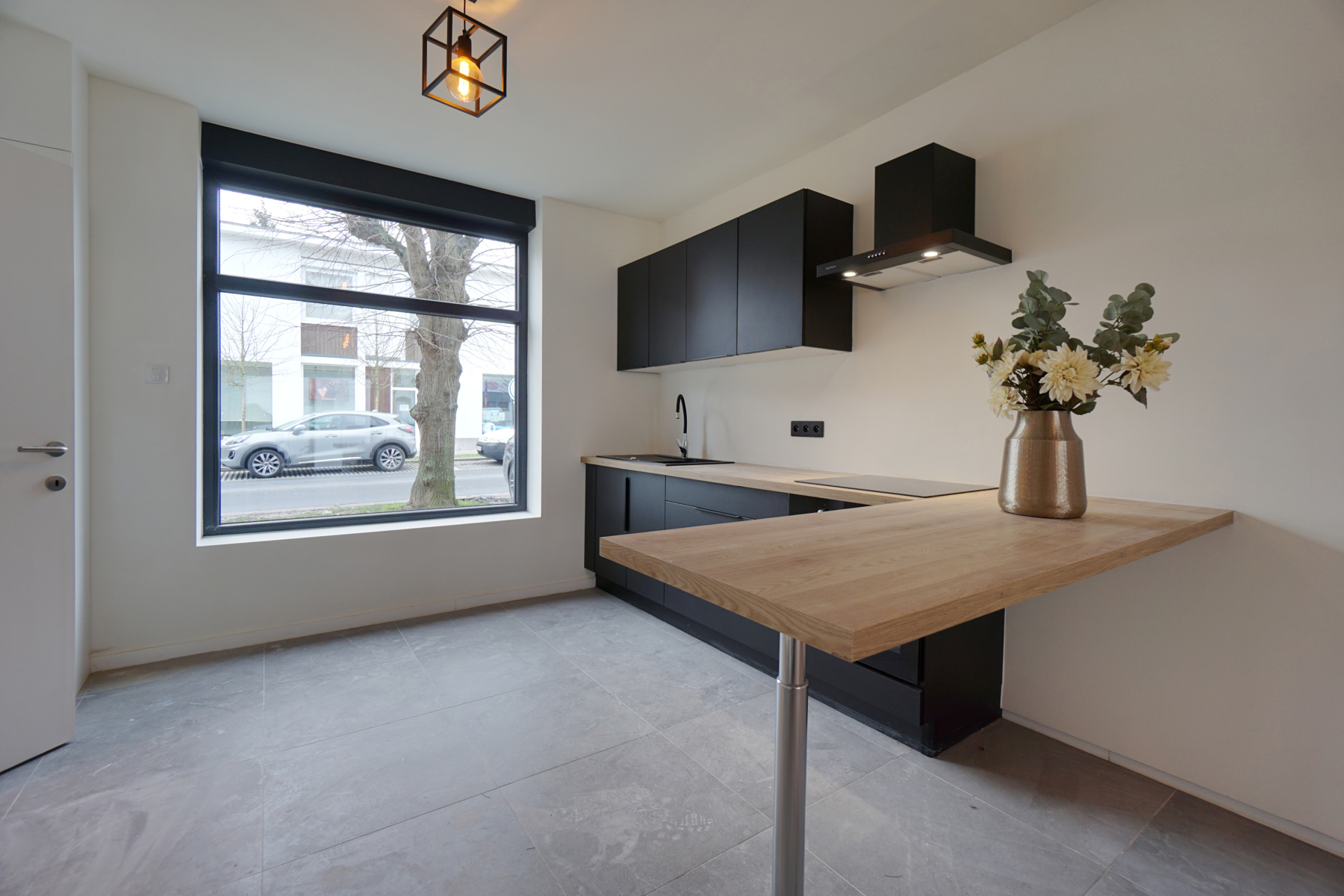 Totaal gerenoveerde woning met 3 slpk in hartje Roeselare - foto 3
