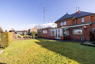 Karaktervolle woning op mooi perceel van 1.086 m² met vrij zicht!Ontdek deze prachtige, statige woning gelegen nabij het centrum van Westmalle. Deze...