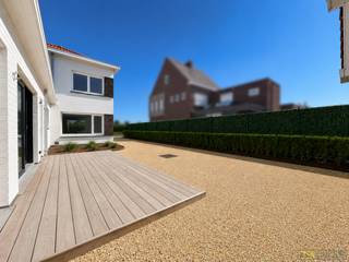 <strong>VOLLEDIG GERENOVEERDE WONING</strong> met <strong>ZUIDGERICHTE TUIN</strong> en <strong>APARTE GARAGE (32M²)</strong> op een rustige ligging, doch <strong>NABIJ DE E17 EN N60</strong>. Deze instapklare halfopen bebouwing combineert lichtrijke leefruimtes met een <strong>DUURZAME RENOVATIE (ZONNEPANELEN, DAKISOLATIE,...)</strong>. Op het gelijkvloers geniet u van een aangename leefruimte, praktische keuken <strong>MET EETHOEK</strong>, handige berging/wasplaats en <strong>DOUCHERUIMTE</strong>. De verdieping biedt <strong>DRIE SLAAPKAMERS</strong>, allen met <strong>INGEMAAKTE KASTEN</strong>, en ingerichte badkamer, terwijl de bergzolder extra opbergruimte voorziet. Vooraan kijkt u uit over agrarisch gebied, wat meteen zorgt voor een <strong>OPEN EN LANDELIJK GEVOEL</strong>. Buiten vormt de zuidgerichte tuin <strong>MET ZONNIG TERRAS</strong> een heerlijke plek om te ontspannen of te genieten met familie en vrienden. De <strong>VRIJSTAANDE GARAGE</strong> biedt niet alleen comfortabele parkeergelegenheid, maar is ook ideaal als <strong>WERKATELIER OF EXTRA STOCKAGE</strong>. Dankzij de rustige omgeving en de <strong>UITSTEKENDE VERBINDINGEN NAAR OUDENAARDE, DEINZE EN GENT</strong> geniet deze woning van een bijzonder gunstige locatie.<br /><br />Adres: Steinstraat 86 te Nazareth-Eke<br /><br />EPC-label B; P-score: A, G-score: A; Bestuursmaatregelen in maatregelenregister: neen.