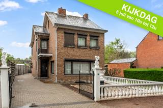 KIJKDAG zaterdag 5 juli van 10u tot 12u! Halfopen bebouwing in residentiële straat te Mol op een perceel van 835m². Deze woning ligt op...