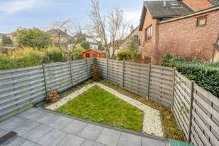 Immo Pické biedt U deze goed onderhouden en gunstig gelegen woning aan in de nabijheid van scholen, winkels, openbaar vervoer en de...