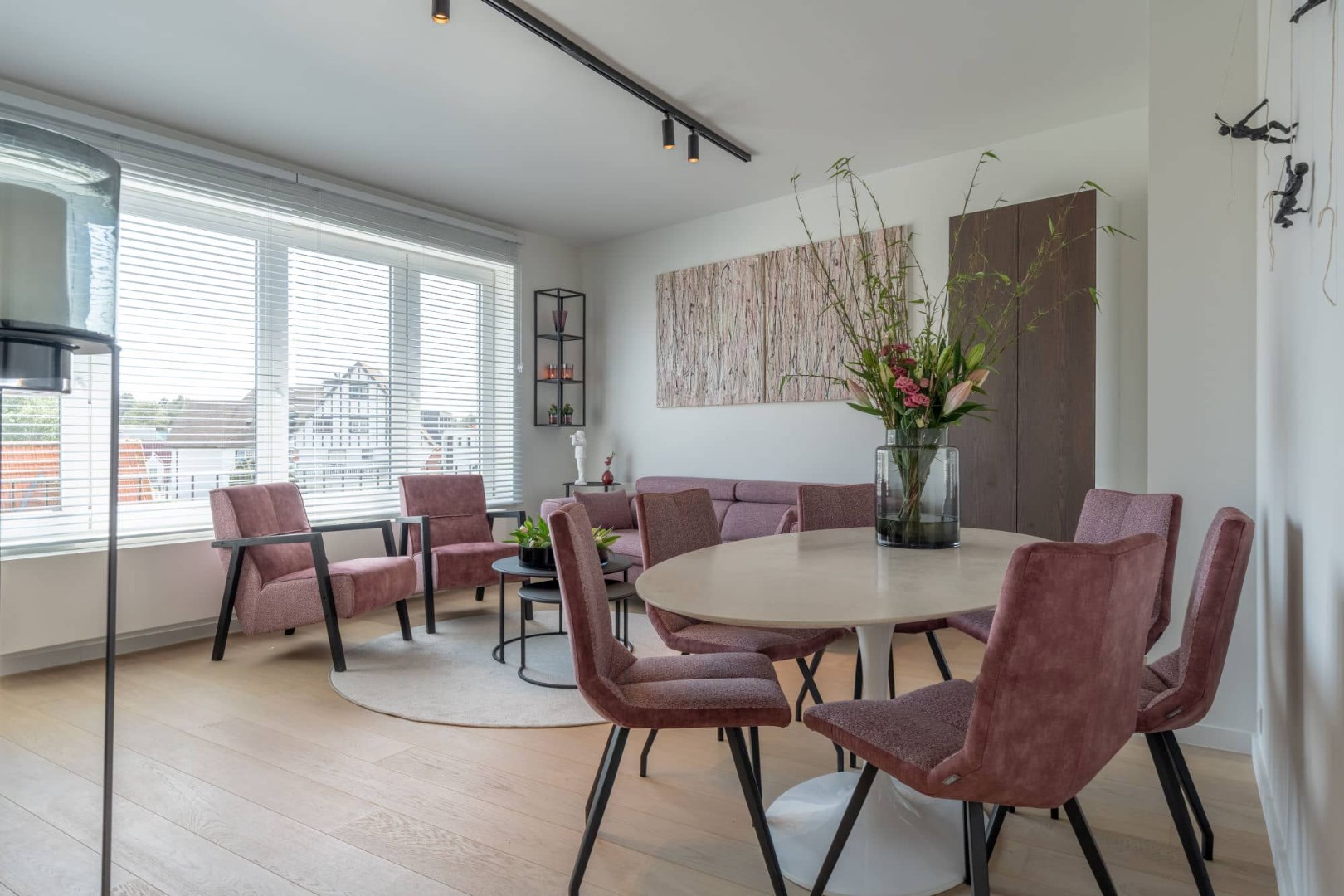 Appartement entièrement rénové avec une vue dégagée - photo 4