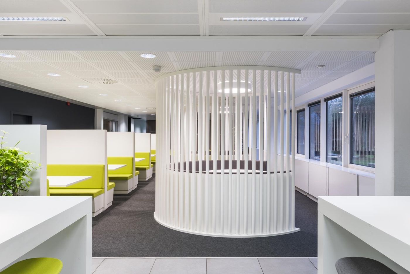 610 m² de bureaux modernes près de R0 - photo 5