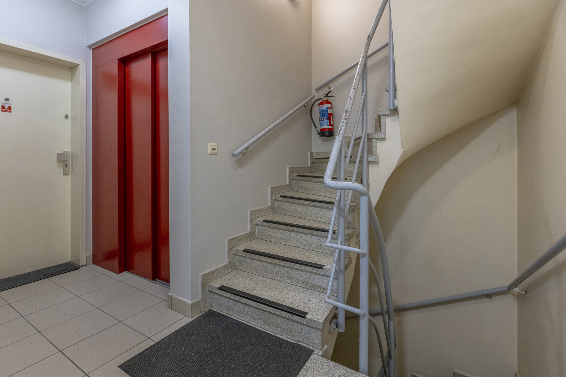 Instapklaar appartement met twee slaapkamers te Anderlecht - foto 2