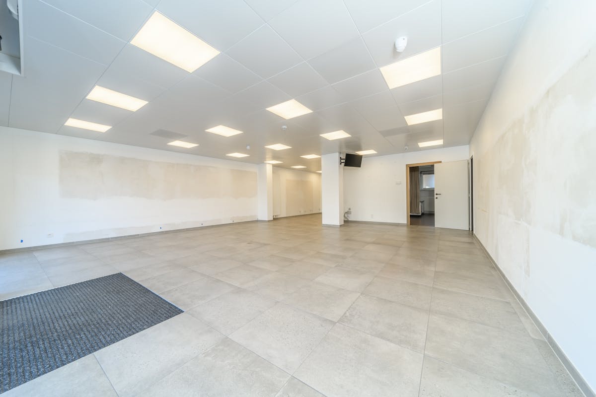 Handelspand met studio te koop in de Zeelaan te De Panne. - foto 5