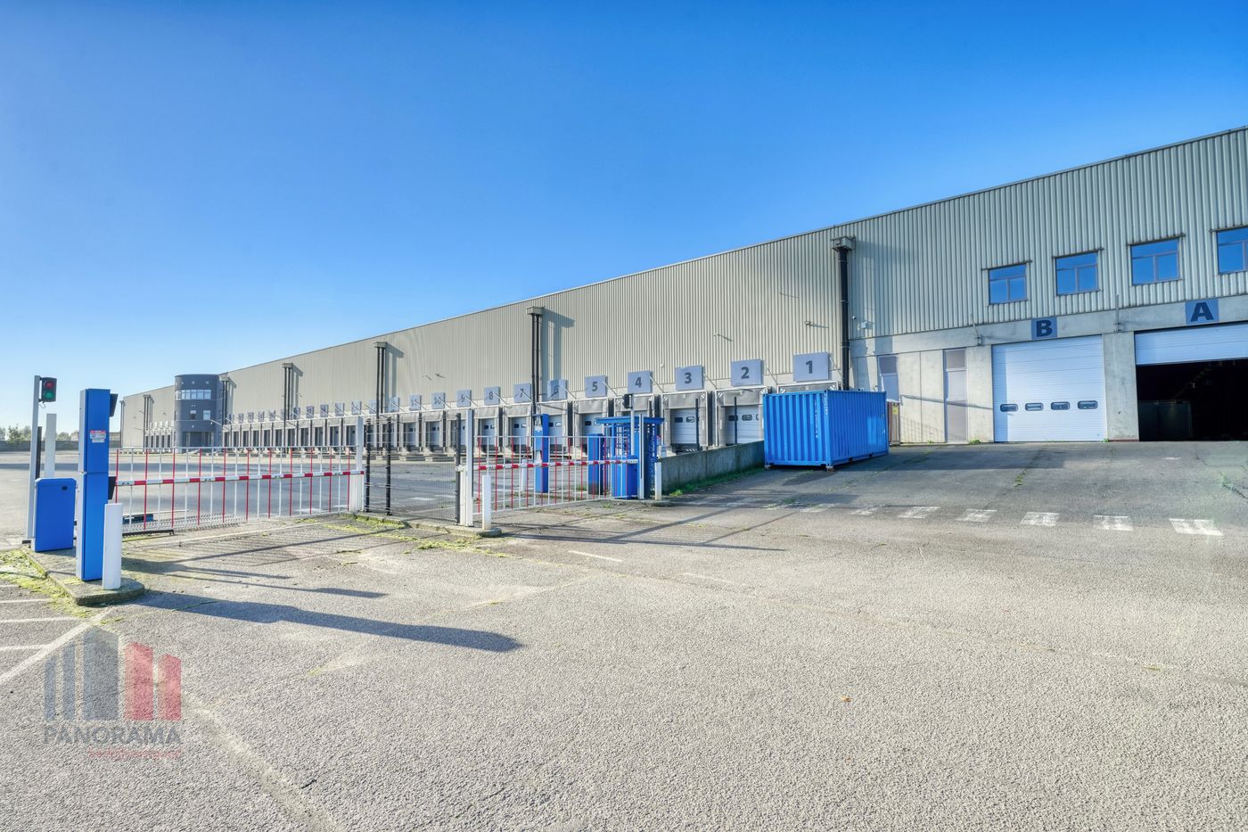 Site logistique de 30.834 m² à côté de l'E42 - photo 1