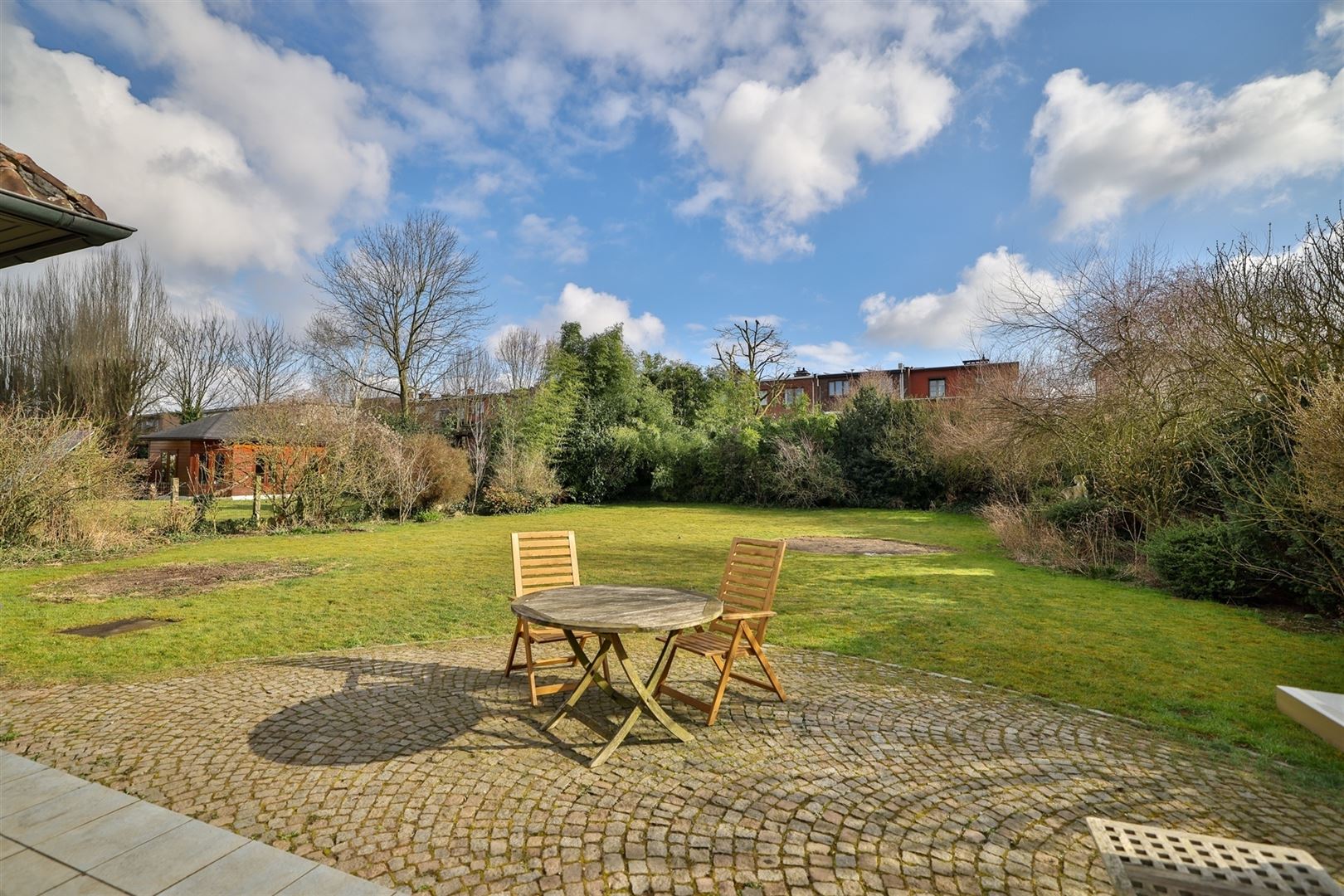 Ruime vrijstaande woning met uitbreidingsmogelijkheden te Edegem - foto 3