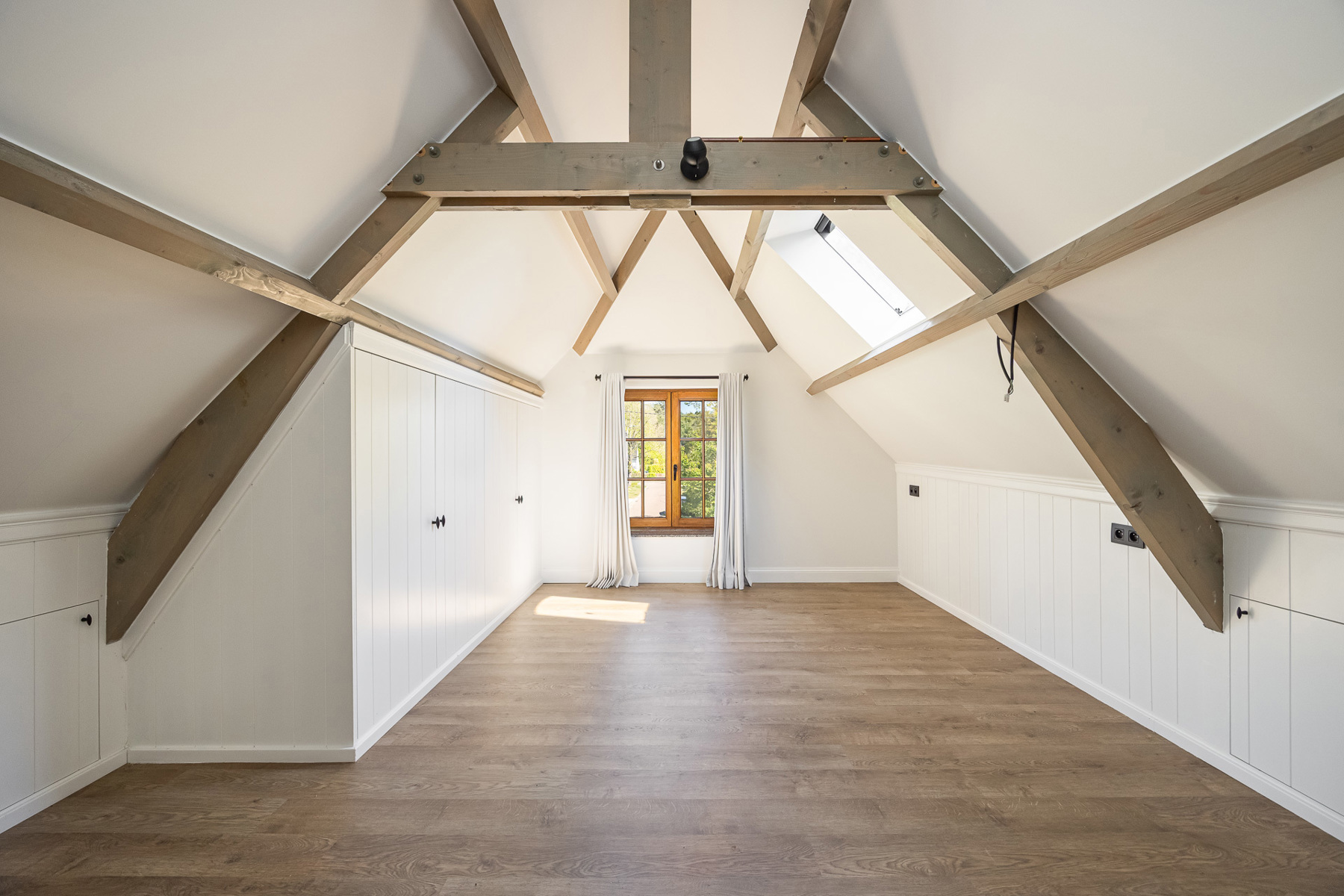 Luxueus afgewerkte villa met zwembad - foto 2