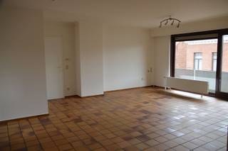 In het hart van Balen bevindt zich dit ruime en instapklare appartement van 110 m², ideaal voor wie comfortabel en centraal wil wonen.Het appartement...