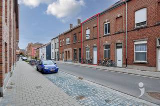 Vous êtes à la recherche d'une propriété de rendement au cœur de Louvain ? Alors cette maison d'étudiants avec 3 studios's est faite pour vous...