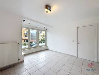 LAEKEN - Park van Laken, vlak bij winkels en het openbaar vervoer, appartement van ± 61 m², gelegen op de 1e verdieping van een gebouw zonder...