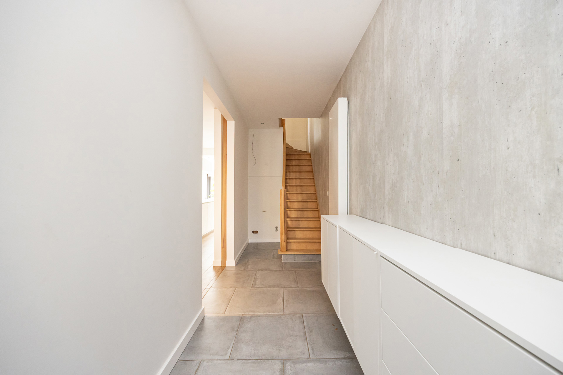 Recent gerenoveerde woning met 3 slaapkamers in het hartje van Schoten! - foto 2