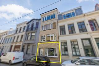 Ruim 1-slaapkamerappartement met groene stadstuin in een kleinschalig appartementsgebouw. Het appartement werd net volledig opgefrist en is dus...