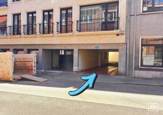 For sale : Centre Leuven - covered pitch (located courtyard with sectional gate)  ...