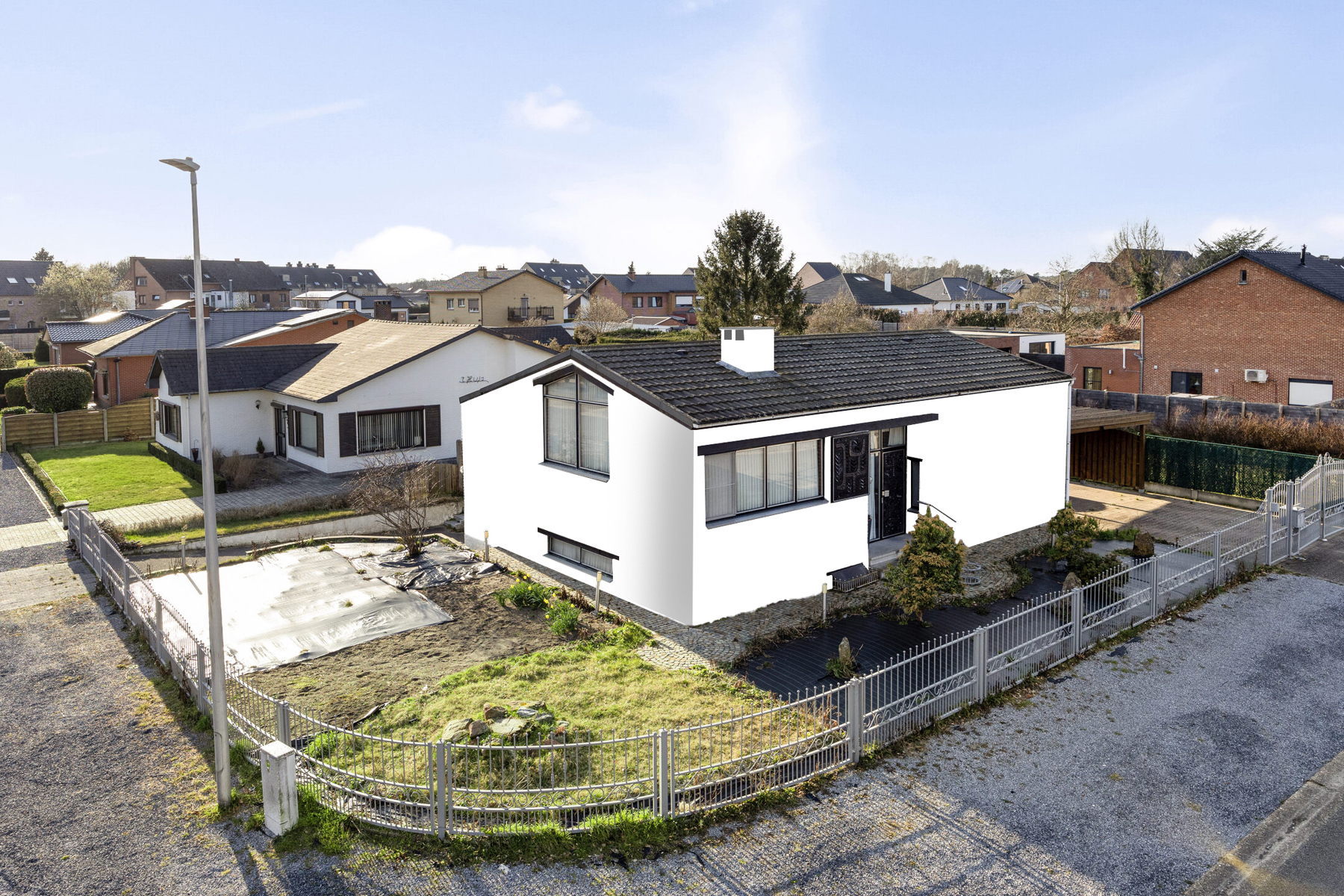 Karaktervolle kwoning in Houthalen-Oost met enorm potentieel! - foto 2