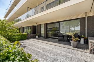 Bent u op zoek naar een gelijkvloers appartement op een uitstekende locatie op De Zaat in Temse? Gevonden! Het gunstige epc, de kwalitatieve...
