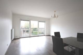 In a recent building, very well located, apartment on the 2nd floor consisting of an entrance hall, separate toilet, living room with...