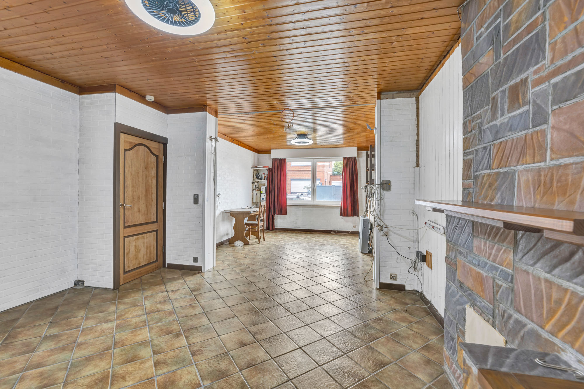 Ruime op te frissen woning nabij centrum Aalst - foto 2