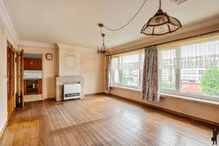 Ruim drie slaapkamer appartement te koopGelegen aan de Bisschoppenhoflaan 244 te 2100 Deurne.U betreedt het appartement via de inkomhal met toegang...