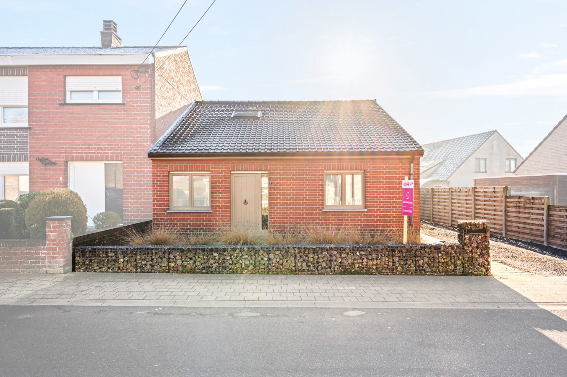 Instapklare woning (4 slpks) met ruime oprit en garage - foto 1