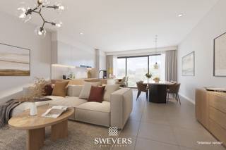 **VERKOOP VALT ONDER REGISTRATIE ** GEEN BTW<br />Voor meer info en foto’s, surf naar www.swevers.be – In het rustige Viversel (Heusden-Zolder) vind je deze instapklare nieuwbouwwoning terug op 3a32, ideaal voor wie een comfortabel gezinslevens wenst en eventueel zelfs een beroep aan huis wenst uit te oefenen. Het pand maakt deel uit van een kleinschalig, uiterst kwalitatief nieuwbouwproject en biedt 175 m² bewoonbare oppervlakte. Je treft hier een fantastisch lichtrijke leefruimte aan met open keuken. Verder bevindt zich gelijkvloers een aparte ruimte (36 m²) met eigen toegang – perfect voor uw beroepsuitoefening, extra leefruimte of slaapkamer, berging etc. Op de verdieping zijn er drie slaapkamers (waarvan één met ensuite badkamer), een extra douchekamer en een wasplaats. De zuidgerichte tuin met aangelegd terras zorgt voor optimale buitenbeleving. Zonnepanelen, warmtepomp met passieve koeling, vloerverwarming én wandverwarming maken dit een duurzaam huis. Centrale ligging nabij E314, school, openbaar vervoer en ontspanning. Voor meer informatie, bel 011 255 155. Bron bewoonbare oppervlakte: EPC – verslag.