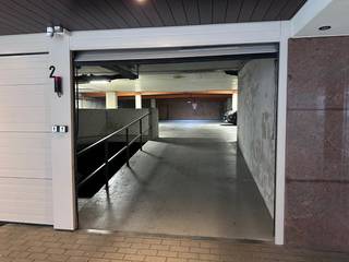 Rés. BeltaneAu rez-de-chaussée de la résidence Beltane se trouve cet emplacement de parking facilement accessible. Grâce à la large entrée, vous...