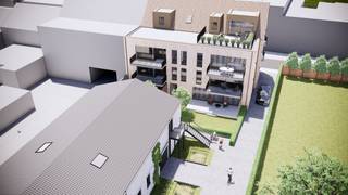 <p><strong>Alta Vista – Tijdloze luxe met groen uitzicht in het hart van Turnhout</strong></p>
<p>Welkom bij <strong>Alta Vista</strong>, een exclusief nieuwbouwproject in de <strong>Korte Gasthuisstraat 83-85-87</strong>, waar hedendaagse architectuur, rust en comfort samenkomen in het bruisende centrum van Turnhout.</p>
<p>Dit <strong>kleinschalige en elegante gebouw</strong> omvat slechts <strong>9 hoogwaardige appartementen</strong>, wat garant staat voor privacy en een verfijnde woonbeleving. De <strong>tijdloos moderne architectuur</strong> werd ontworpen met oog voor detail, optimale lichtinval en duurzame kwaliteit.</p>
<p>Alta Vista biedt een gevarieerd aanbod van <strong>appartementen met 1, 2 of 3 slaapkamers</strong>, perfect afgestemd op wie op zoek is naar luxueus en comfortabel wonen. Elk appartement wordt <strong>volledig afgewerkt volgens het lastenboek</strong>, zodat je zonder zorgen kan intrekken.</p>
<p>Een absolute troef is de <strong>achterzijde van het gebouw</strong>, waar de appartementen uitkijken op een <strong>mooi groen parkje</strong>. Dankzij deze ligging geniet je van een <strong>open zicht zonder inkijk</strong>, wat zorgt voor een gevoel van rust en privacy — een zeldzaamheid in het stadscentrum. De <strong>ruime, zongeoriënteerde terrassen</strong> vormen de ideale plek om in alle discretie te ontspannen en te genieten van het groen.</p>
<p>Extra comfort wordt geboden door <strong>bovengrondse garages</strong>, een waardevolle meerwaarde in deze centrale ligging. Bovendien is <strong>6% btw mogelijk onder voorwaarden</strong>, wat dit project ook financieel bijzonder aantrekkelijk maakt.</p>
<p><strong>Alta Vista</strong> combineert luxe, groen en privacy met een absolute toplocatie op wandelafstand van winkels, horeca, cultuur en openbaar vervoer.</p>
<p><em>BTW 6% mogelijk voor particulieren en investeerders/verhuurders.<br />Alta Vista – waar ruimte, rust en verfijning samenkomen.</em></p>