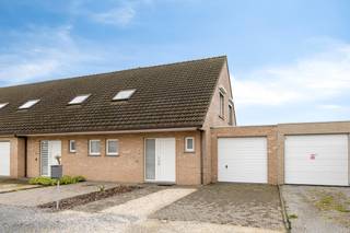 Ontdek dit huis tijdens de Pre-sale dinsdag 21/04 van 17u tot 18u30, maak nu jouw afspraak!Dit instapklare huis is gelegen op een gunstige...