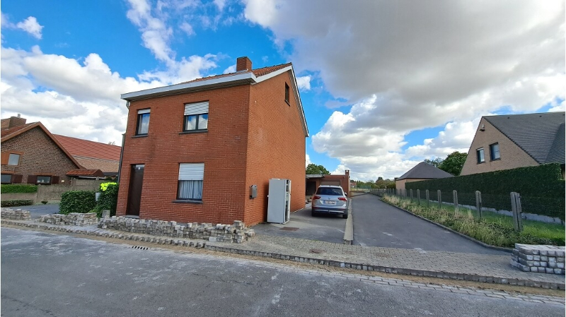 Vrijstaande woning met 4 slaapkamers en dubbele garage te huur in Zwevezele - foto 1