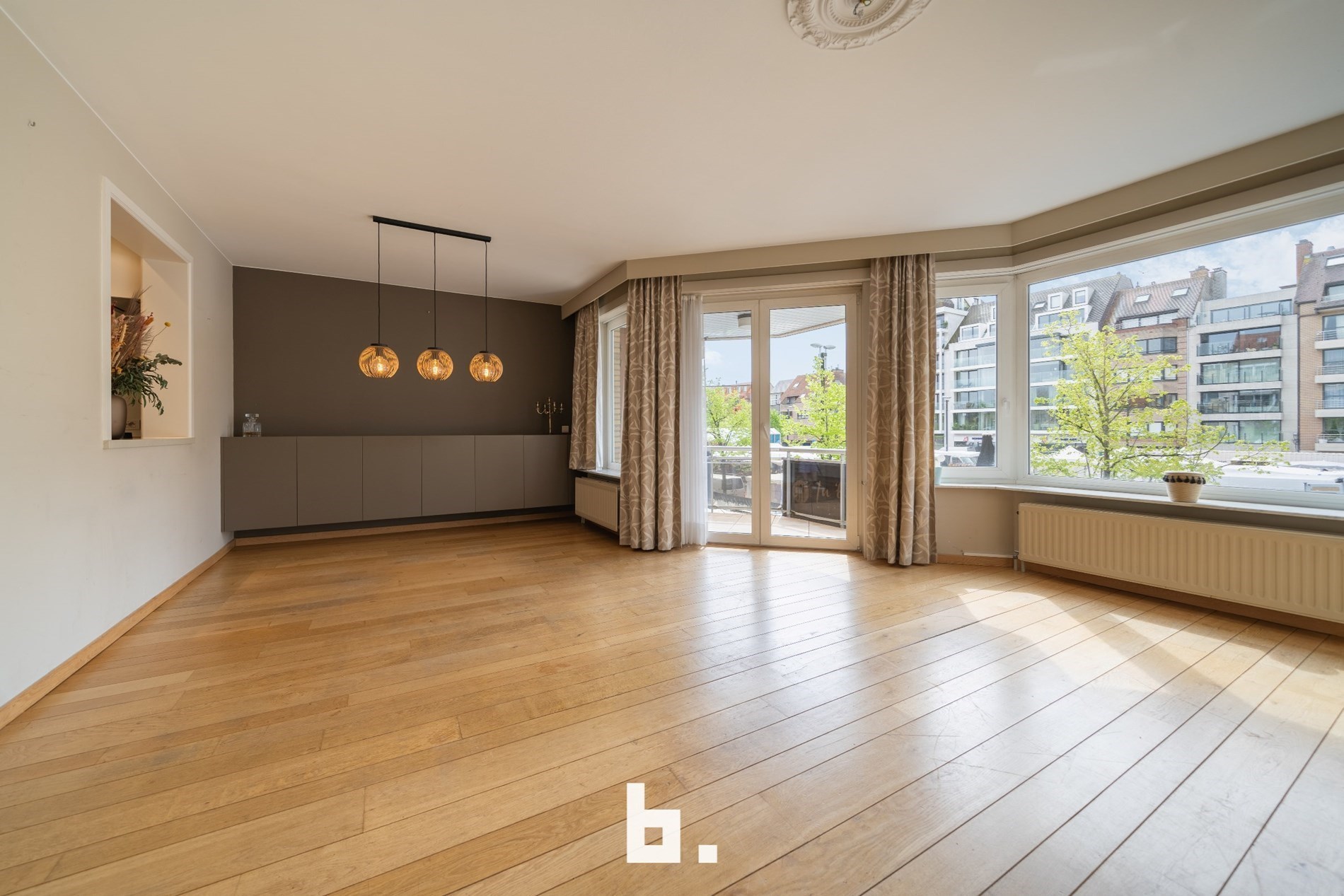 Instapklaar 2 slaapkamer appartement met terras in hartje Knokke - foto 3
