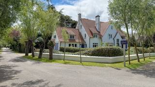 Characterful Villa with Exceptional Potential, Ideally Located in the Zoute