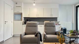 Dit appartement is beschikbaar vanaf 1 september 2026!Vaste maandelijkse kosten: € 90,00. Autostaanplaats bij te huren aan € 70,00.Dit gezellige...