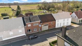 Voor meer info of een bezoek, bel 053 59 49 33 - Op een uitstekende ligging in Eichem, deelgemeente van Ninove, bevindt zich deze charmante...