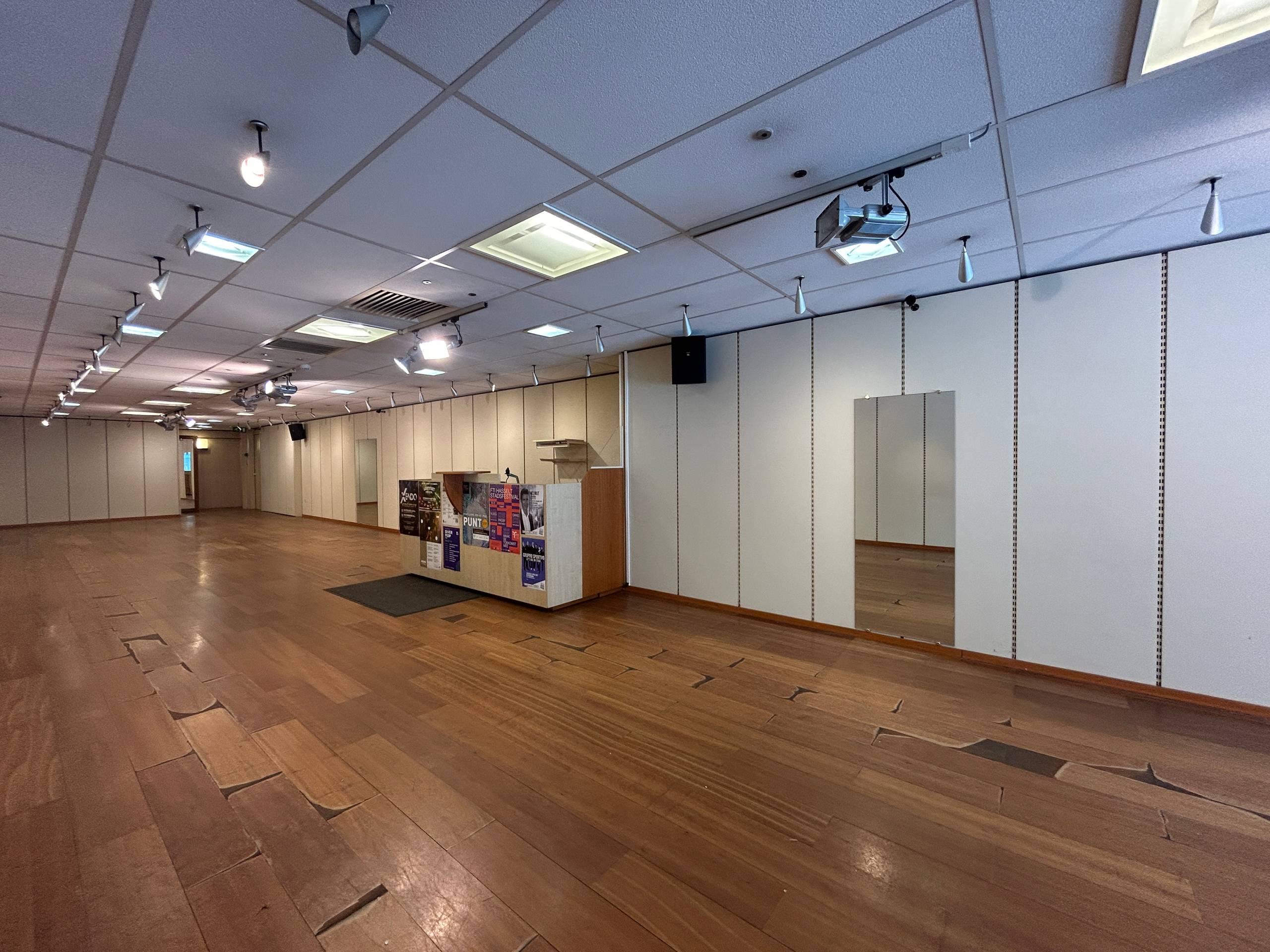 Commercial à louer à Lommel - photo 2