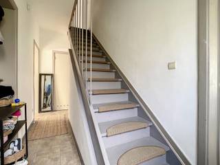 Charmante driegevelwoning van +/-120m2, Sterrebeek net op de grens met Wezembeeek-Oppem, gelegen in een groene woonwijk, bestaande uit een...