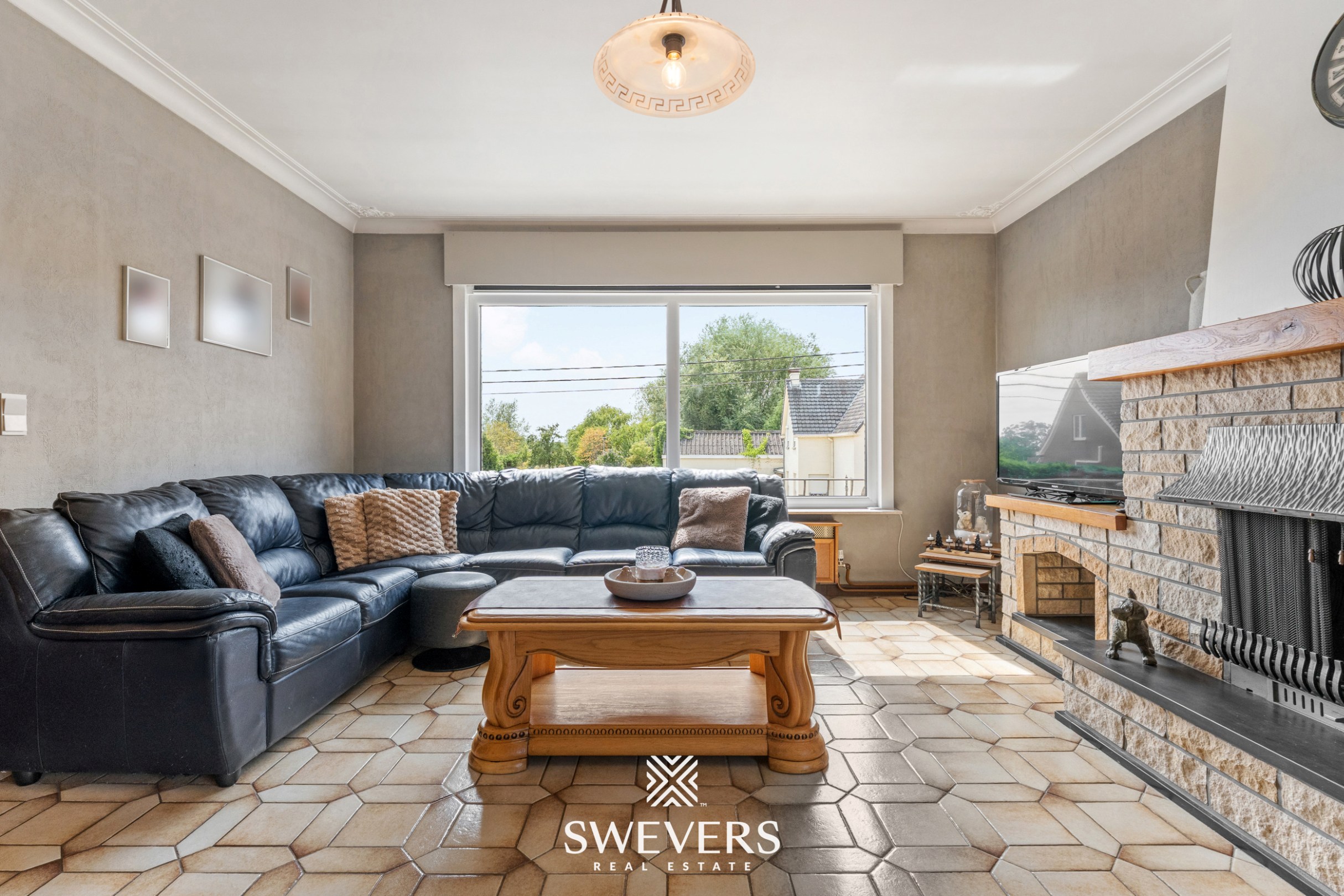 Ruime open bebouwing met 415 m² bewoonbare oppervlakte op 15a 50ca - foto 4