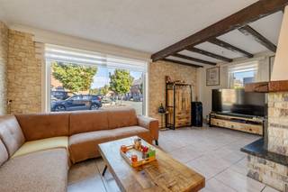  Instapklare gezinswoning met 3 slaapkamers en garage Dit betreft een ruime halfopen bebouwing in goede staat gelegen op een rustige locatie in de...