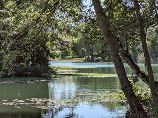 Deze exclusieve bouwgrond is gelegen in het golf & meer domein en heeft een uniek zicht op het meer van Keerbergen.<br /><br />De bouwgrond heeft een zuidelijke oriëntatie en beschikt over zeer ruime bouwvoorschriften in verkaveling "Golf & meer"<br /><br />Meer info en bouwvoorschriften via jean.heylen@imovastgoed.be of via 015/34.34.54.<br />U kan Imo Vastgoed steeds vrijblijvend contacteren voor een gratis waardebepaling van uw woning.