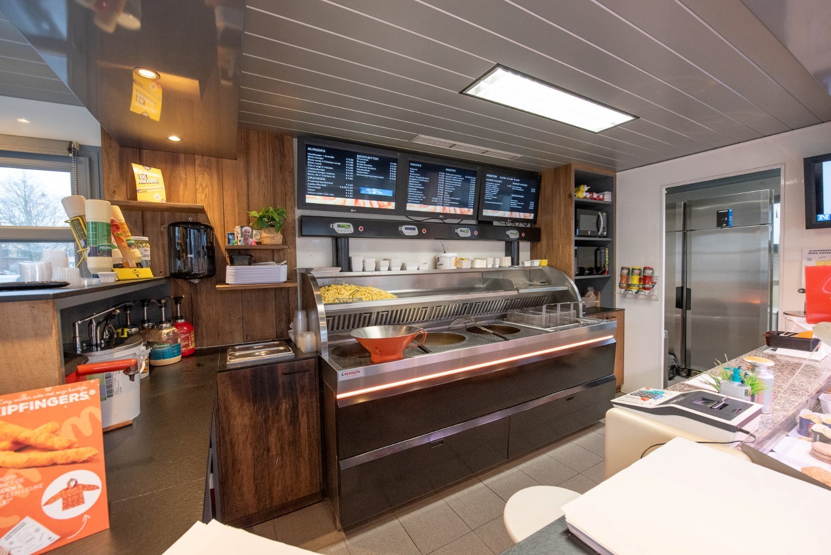 Goed draaiende frituur te koop op het Gaverke te Waregem! - foto 4