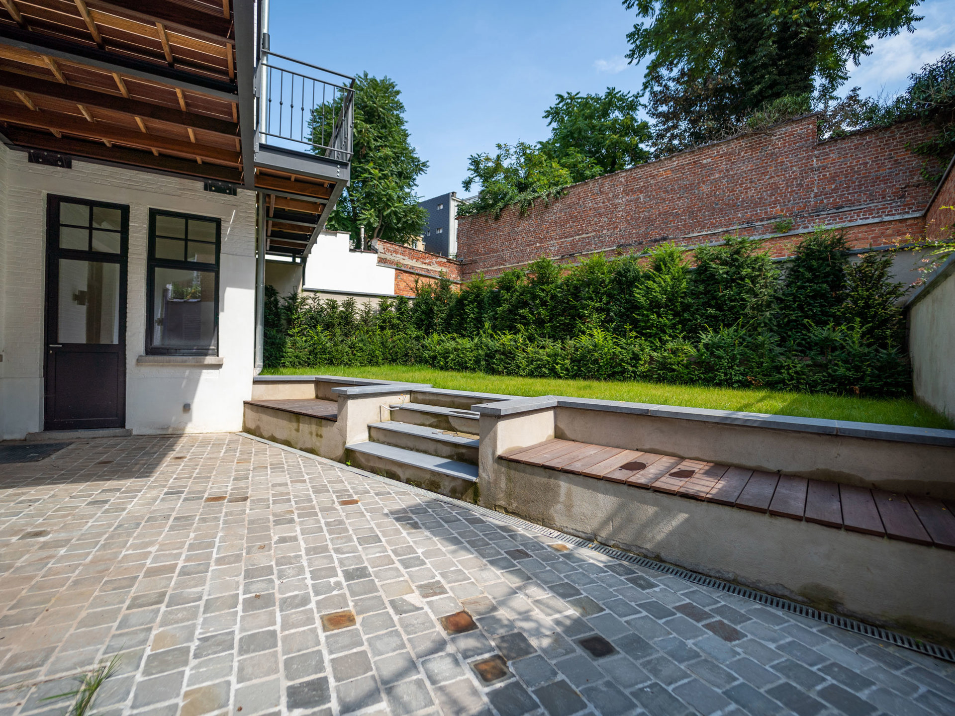 Apartment for rent in Sint-Gillis with 3 bedrooms - photo 1