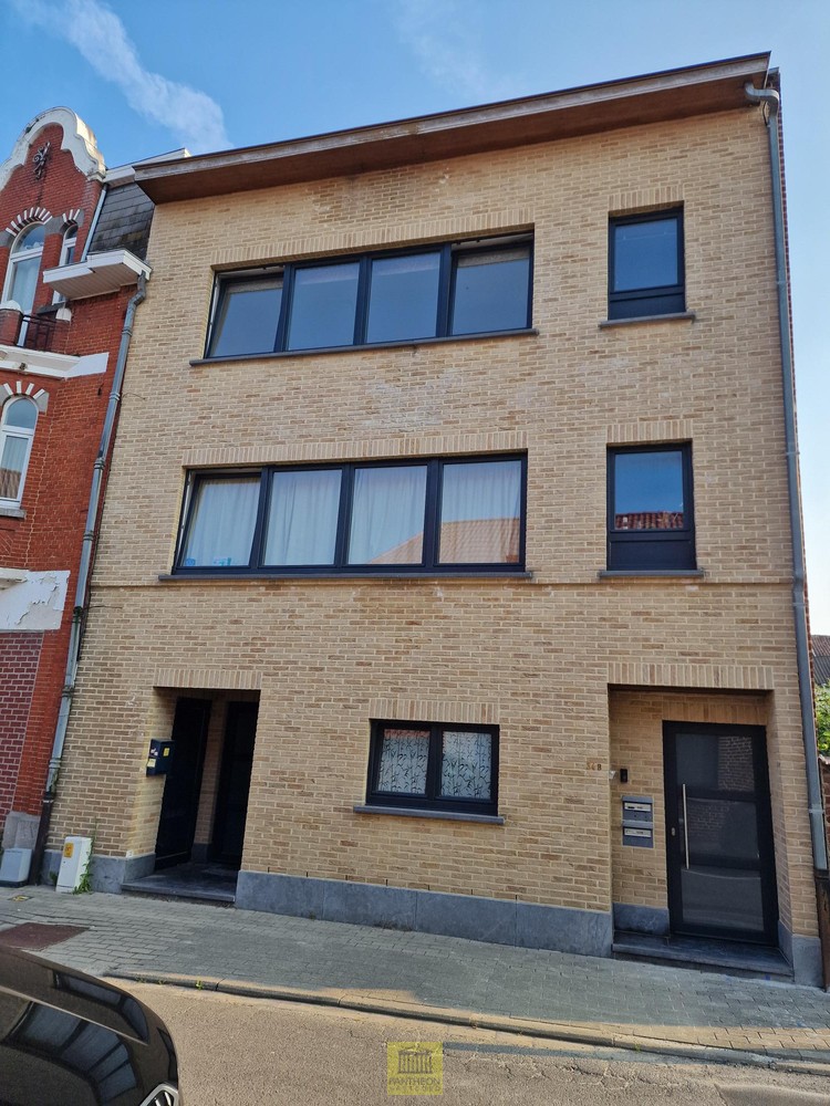Interessant opbrengsteigendom met 3 appartementen in het hart van Vlezenbeek - foto 1