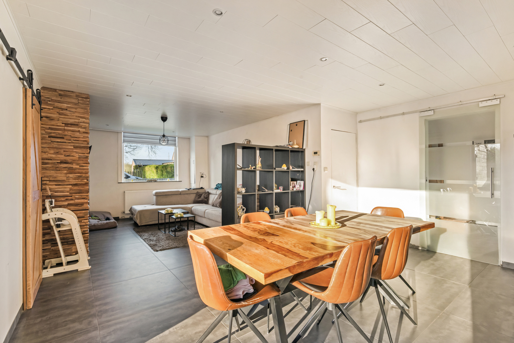 Instapklare halfopen woning met tuin en garage op rustige ligging - foto 3