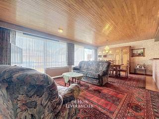 Op zoek naar een betaalbaar appartement dat u volledig naar eigen smaak kan inrichten? Dit 1-slaapkamerappartement op de eerste verdieping in...