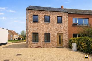 Stijlvolle en energiezuinige nieuwbouwwoning in pastorijstijl In het pittoreske Heks, een bijzonder rustige deelgemeente van Heers, bevindt zich...